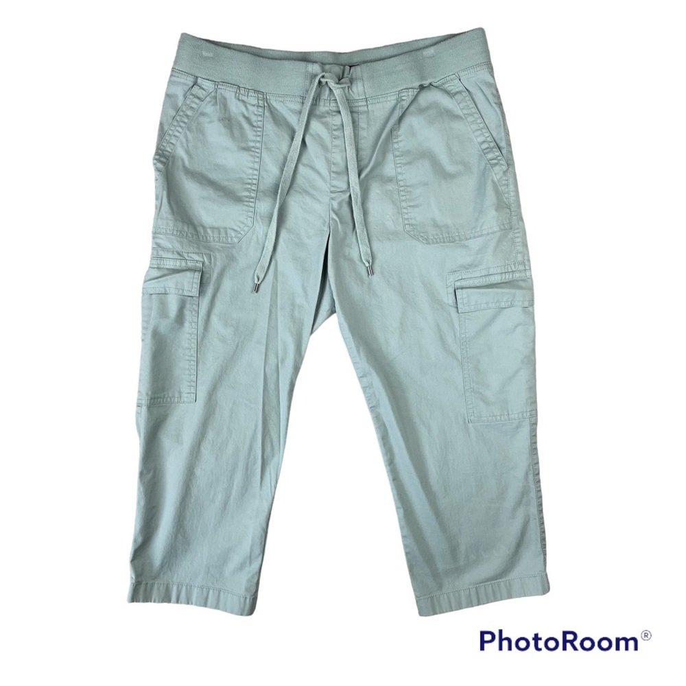 Chaps Size Medium Women’s Cargo Pants Capri Pale Green Casual Comfort